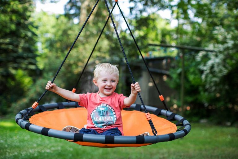 balançoire nid d'oiseau