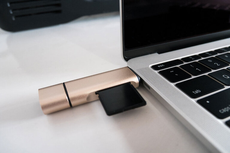 lecteur de cartes mémoires